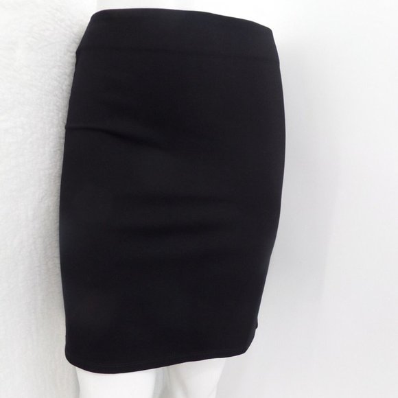 "LOFT" BLACK CAREER CASUAL KNEE LENGTH PULL ON STRETCH SKIRT SIZE: SP NWT - Picture 1 of 3